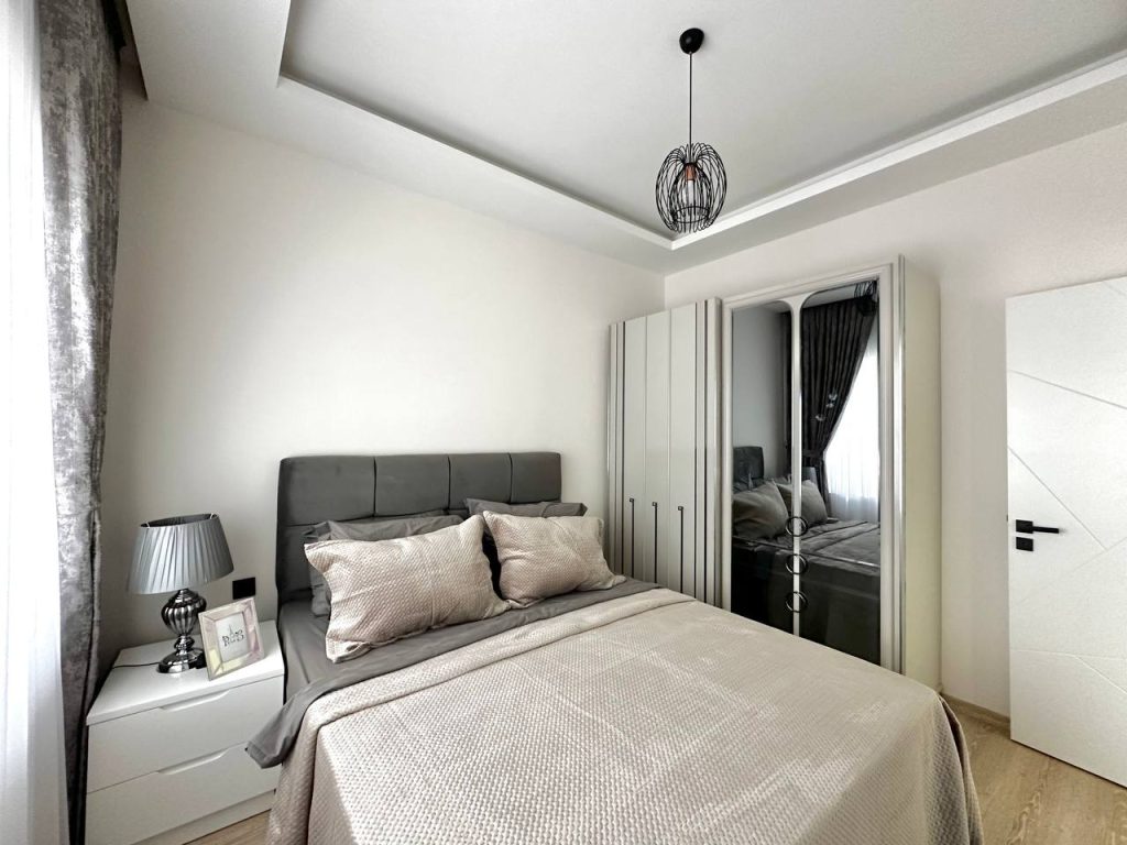 photo_5798724218249134632_y