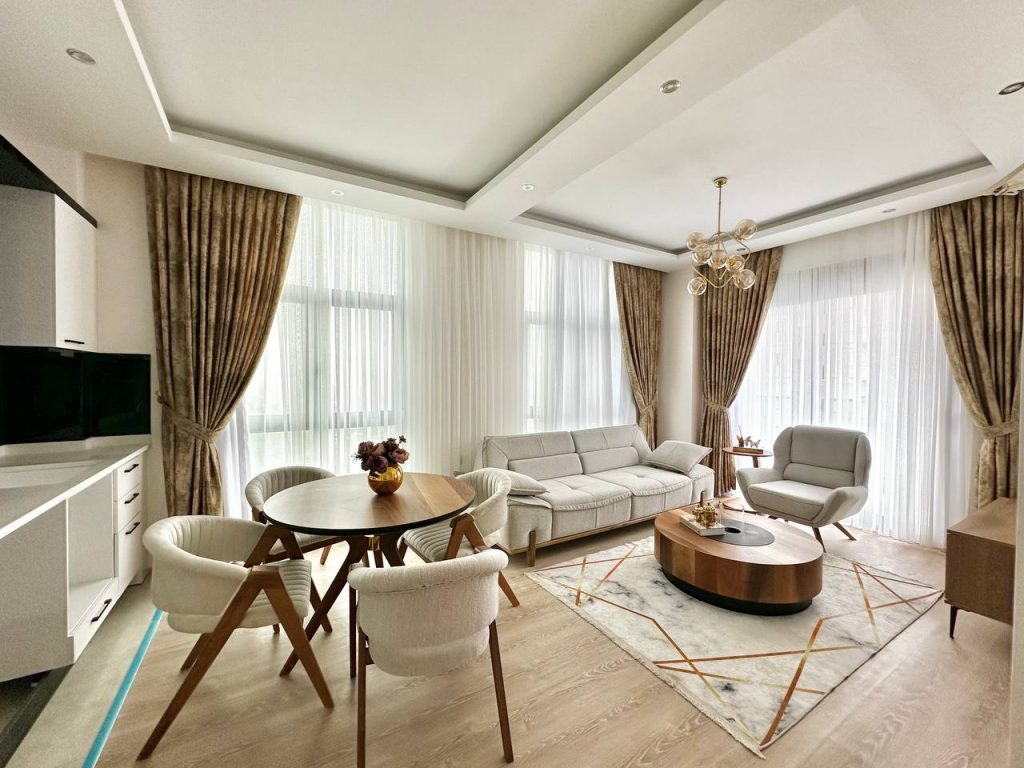 photo_5798724218249134637_y