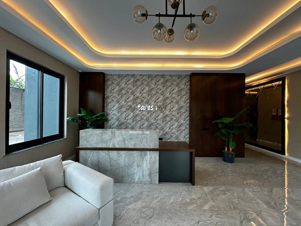 photo_5798724218249134642_y