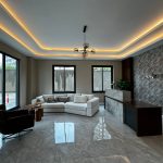 photo_5798724218249134643_y