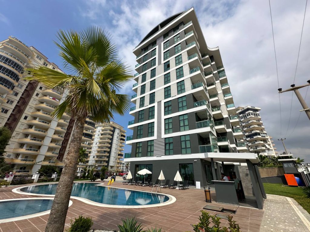 photo_5798724218249134652_y