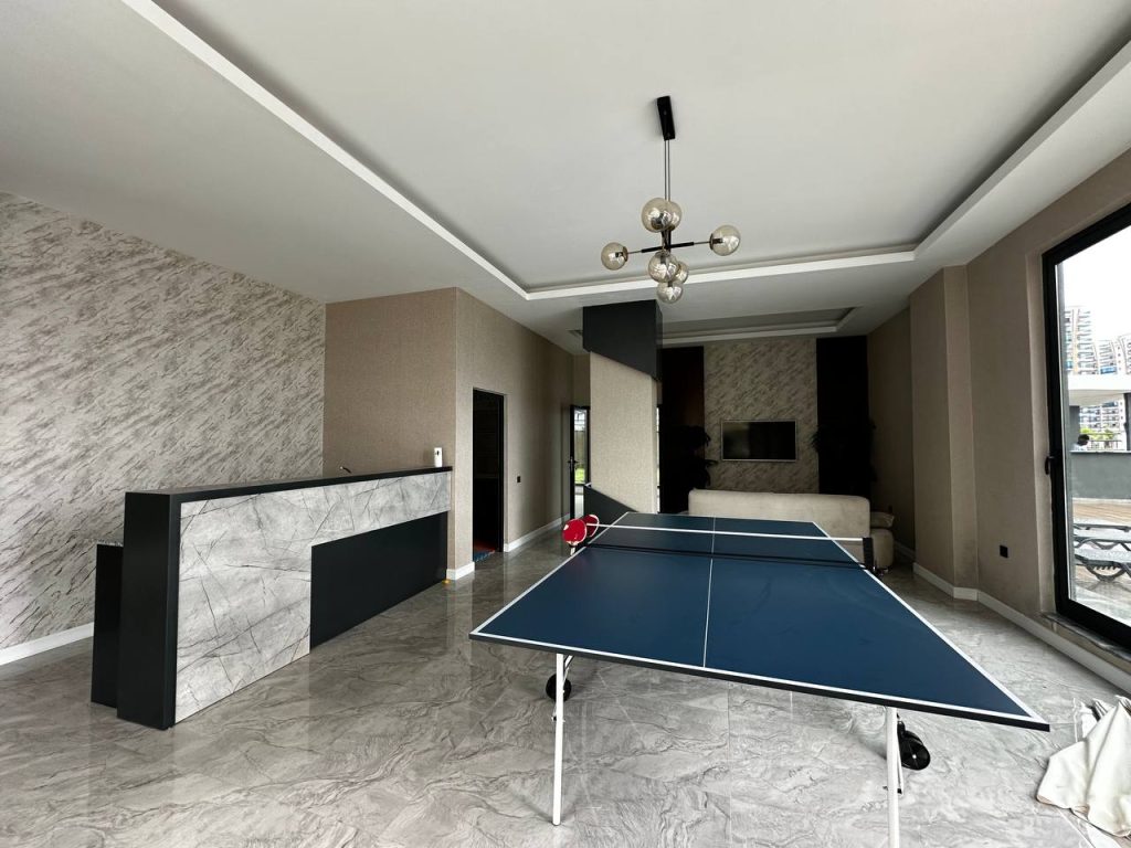 photo_5798724218249134654_y