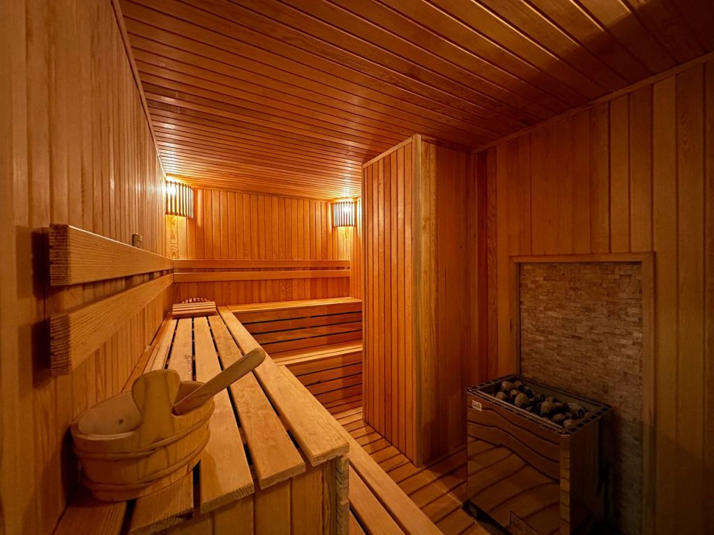 photo_5798724218249134655_y