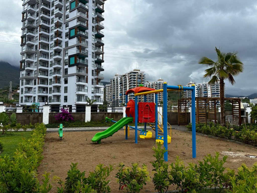 photo_5798724218249134659_y