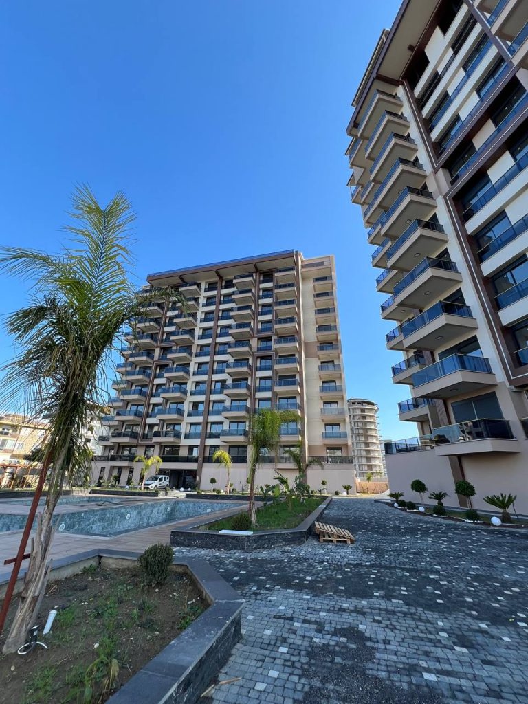 photo_5911247924703118598_y